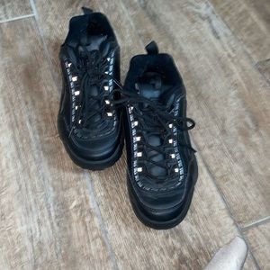 Women’s Black Chunky Filas shoes